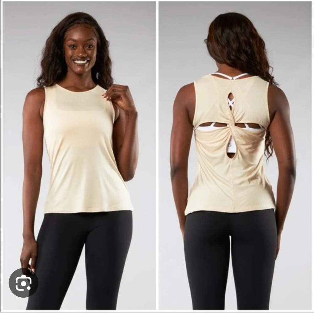 Buff Bunny Sand Dollar Tank Top